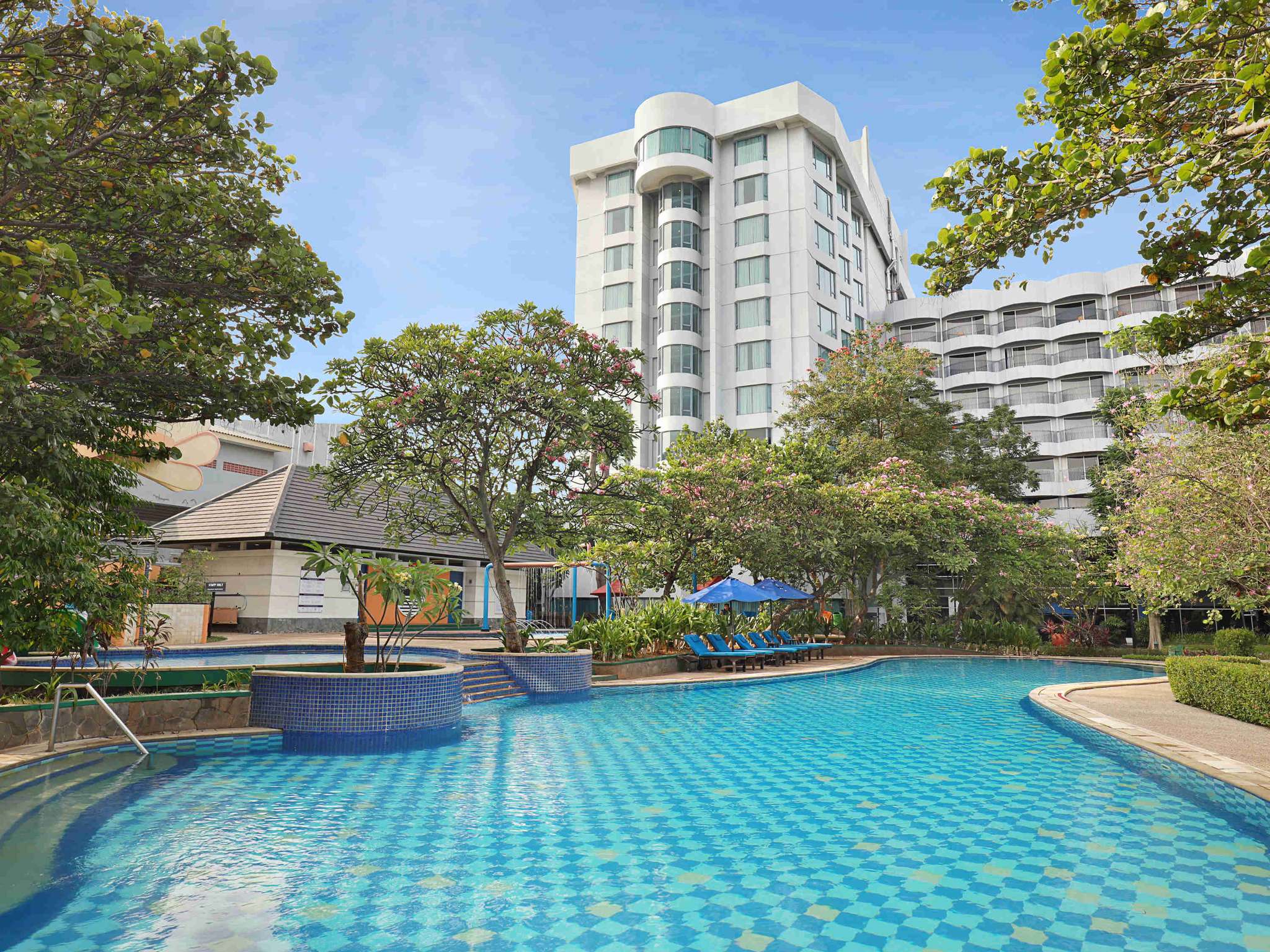 https://www.accorhotels.com/5473